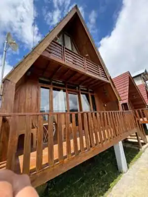 Cabin Wahyu Adiwa Dieng dengan Fasilitas Lengkap dan Harga Terjangkau