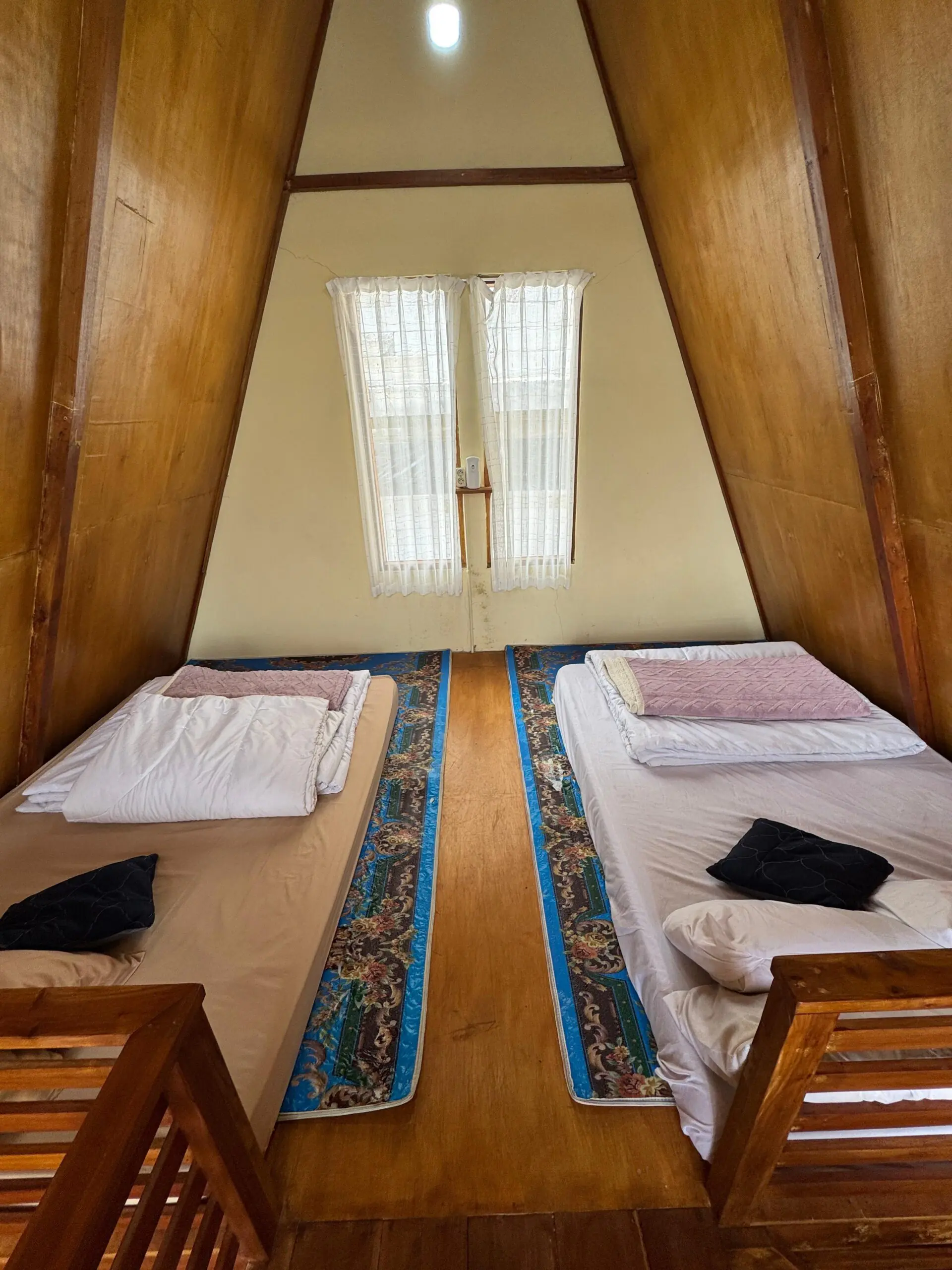 Cabin Wahyu Adiwa Dieng dengan Fasilitas Lengkap dan Harga Terjangkau