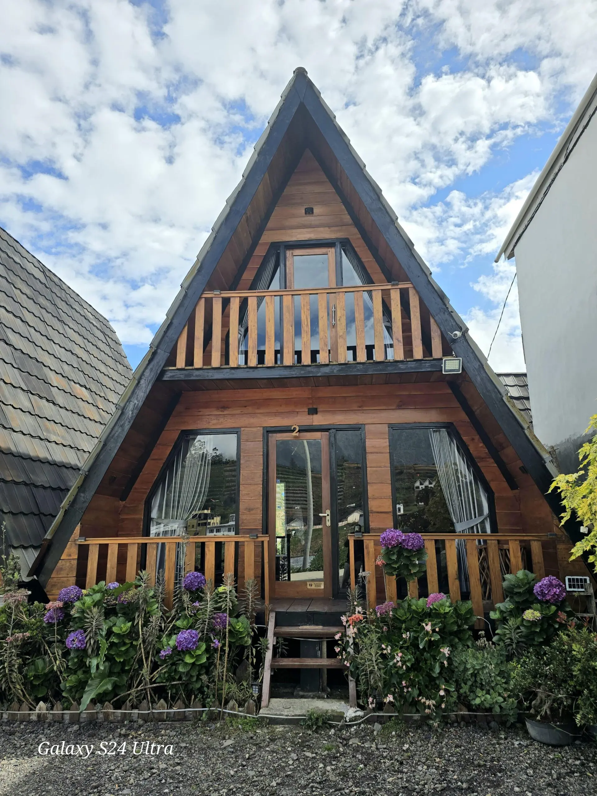 Cabin Nur Kebon Dieng dengan Fasilitas Lengkap dan Harga Terjangkau