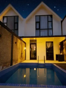 Hotel Private Pool Murah di Dieng Ideal untuk Keluarga